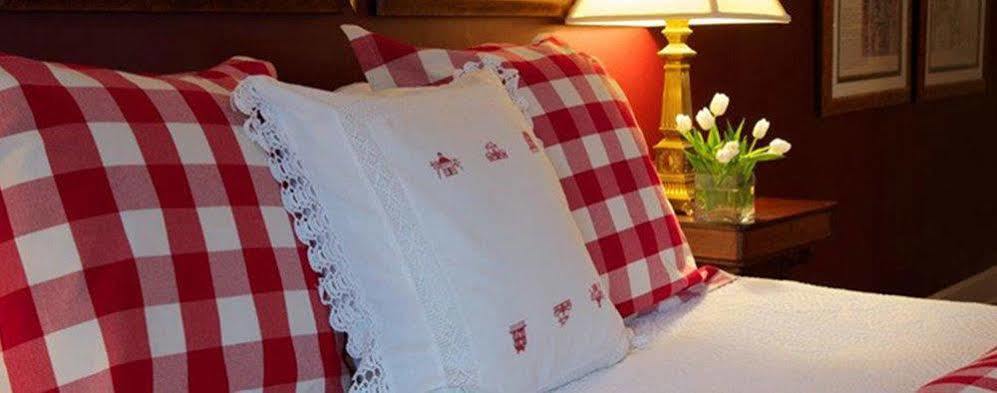 ساوغاتوك Wickwood Inn المظهر الخارجي الصورة